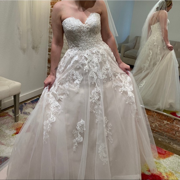 Stella York Dresses & Skirts - Stella York wedding gown.